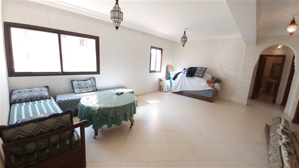 Appartement à Vendre Guéliz Marrakech – 2 Chambres 93m², Traversant, Triangle d’Or (AP3)