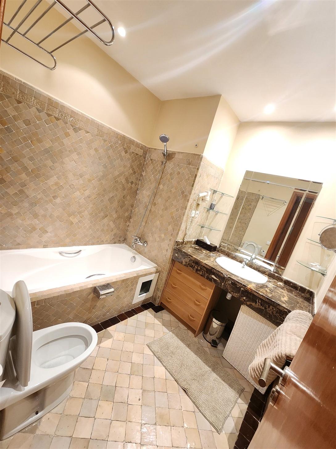 Appartement Luxueux à Vendre Hivernage Marrakech – 2 Chambres 147m², Terrasse 21m², Traversant (AP34) – photo 16