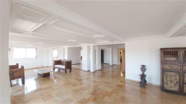 Appartement à Vendre Hivernage Marrakech – 3 Chambres 270m², Traversant, Ascenseur Privé (AP5058) – photo 3
