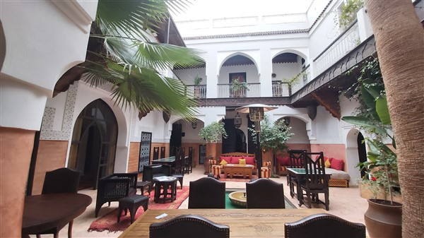 Riad Boutique Hôtel à Vendre Souks Médina Marrakech – 12 Chambres, Piscine Terrasse (RY2)