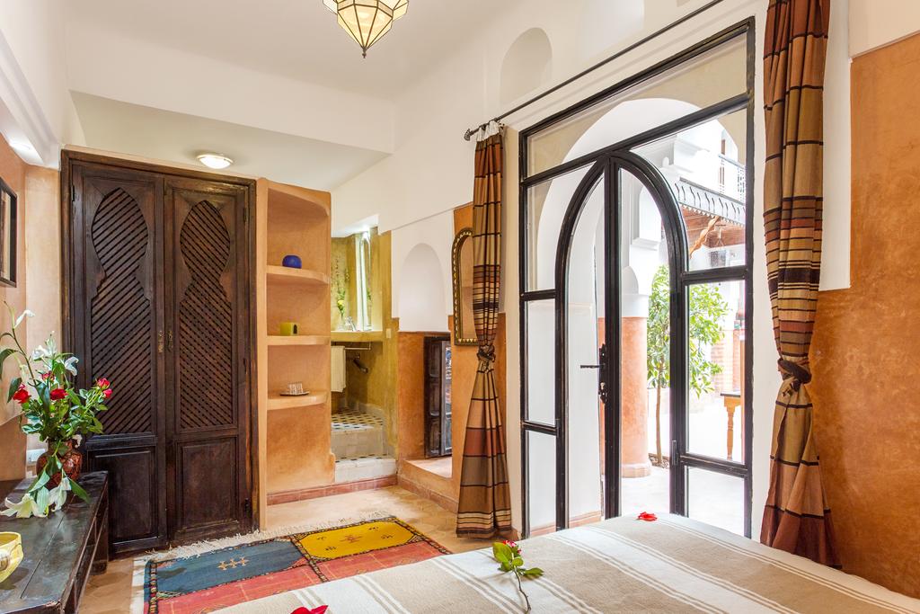 Riad Boutique Hôtel à Vendre Souks Médina Marrakech – 12 Chambres, Piscine Terrasse (RY2) – photo 9
