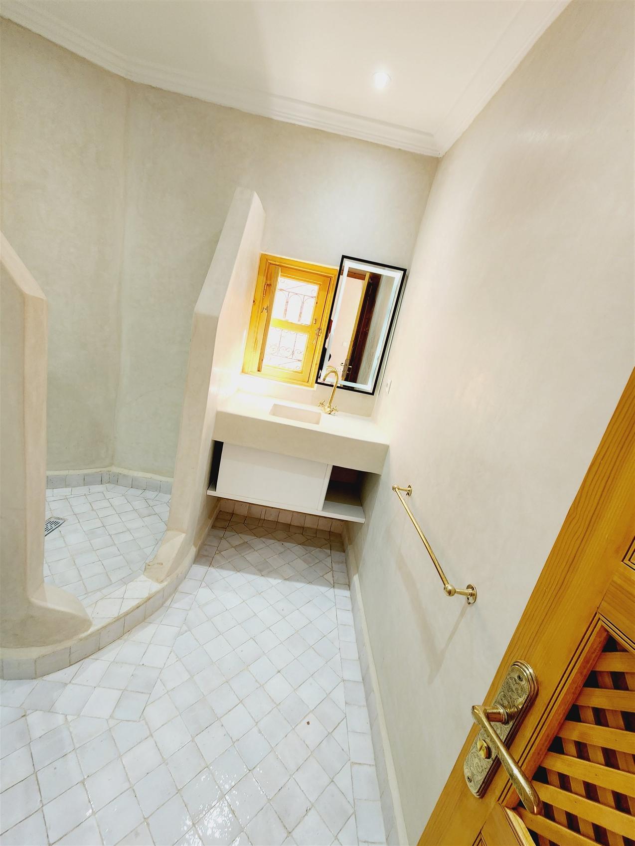 Riad Rénové à Vendre Riad Laarouss Marrakech – 5 Chambres, Hammam, Parking (RY28) – photo 21