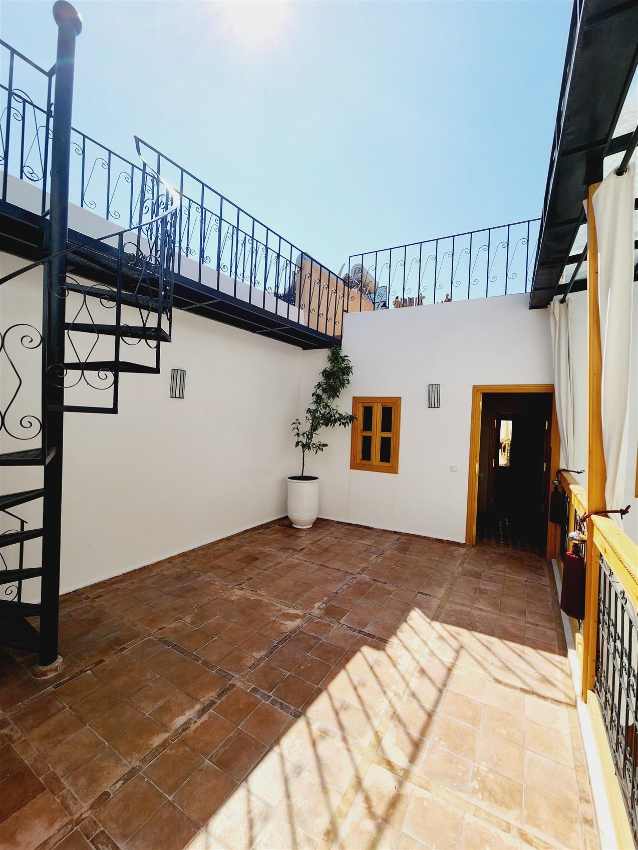 Riad Rénové à Vendre Riad Laarouss Marrakech – 5 Chambres, Hammam, Parking (RY28) – photo 23