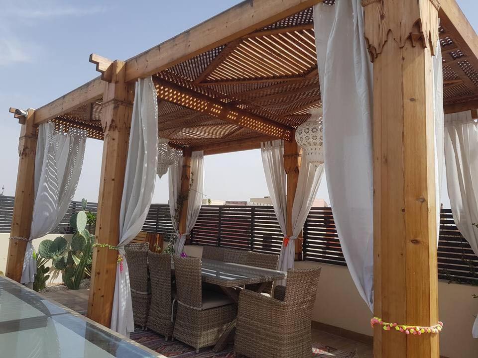 Riad Luxe Contemporain à Vendre Sidi Mimoune Médina Marrakech – 7 Suites, Jacuzzi & Vue 360° (RY29) – photo 14