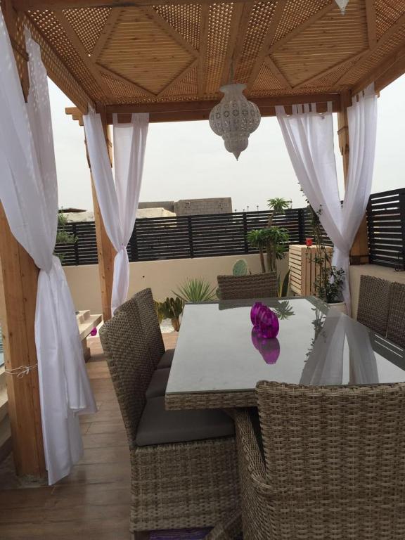 Riad Luxe Contemporain à Vendre Sidi Mimoune Médina Marrakech – 7 Suites, Jacuzzi & Vue 360° (RY29) – photo 15