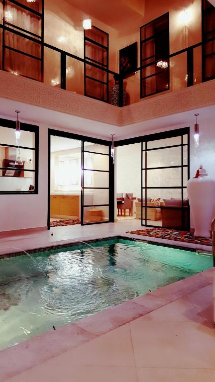 Riad Luxe Contemporain à Vendre Sidi Mimoune Médina Marrakech – 7 Suites, Jacuzzi & Vue 360° (RY29) – photo 17