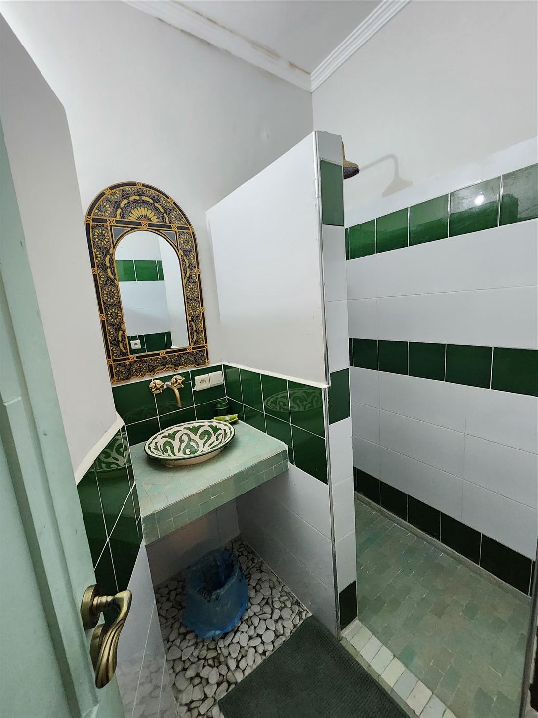 Riad à Vendre Kasbah Marrakech – 5 Chambres, 200m² Couverts, Terrasse 360° (RY30) – photo 26
