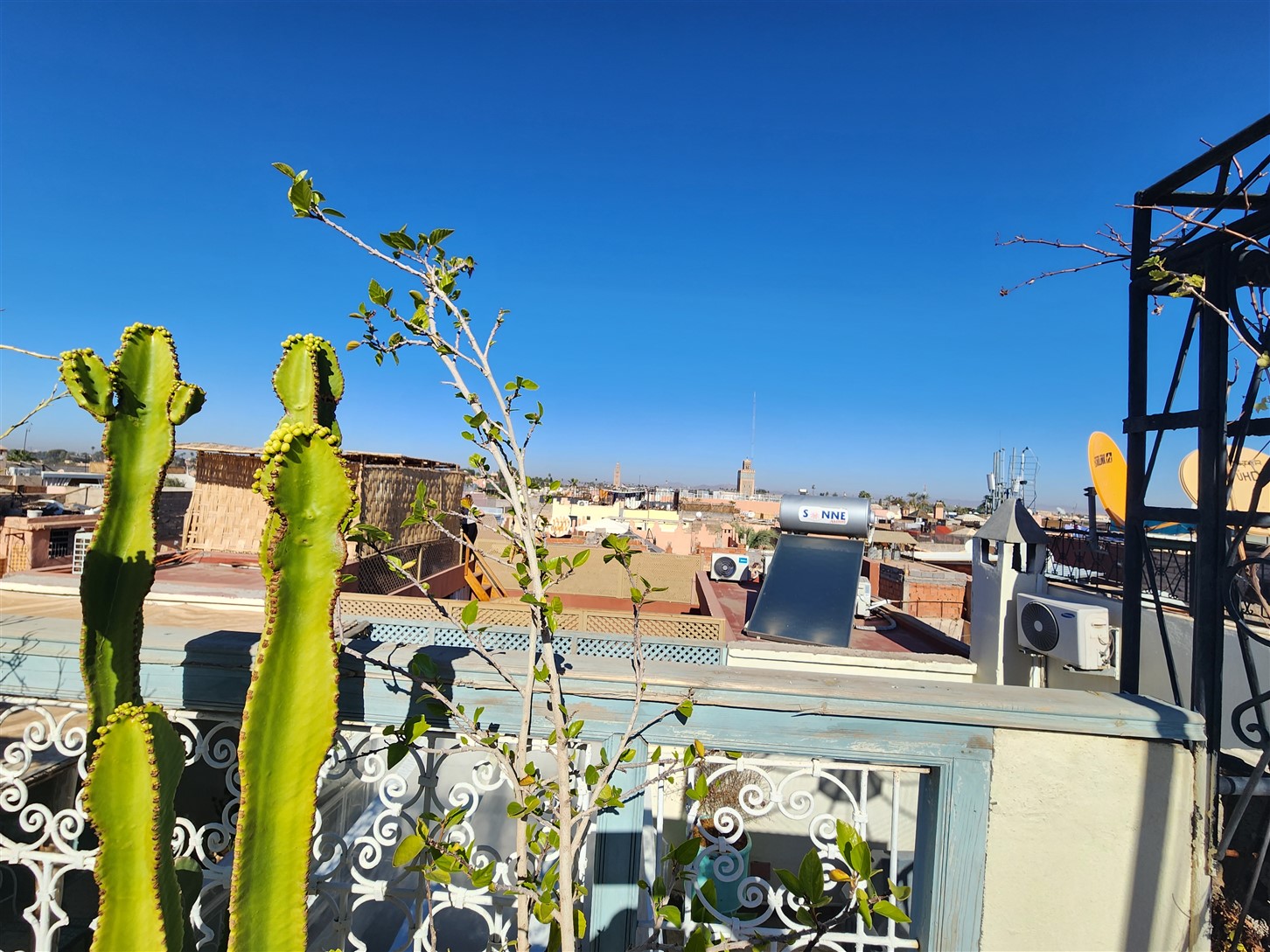 Riad à Vendre Kasbah Marrakech – 5 Chambres, 200m² Couverts, Terrasse 360° (RY30) – photo 4