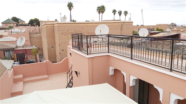 Riad Neuf à Vendre Bab Ksour Marrakech – 8 Chambres, Terrasse Panoramique (RY783)