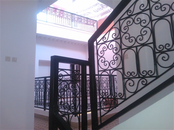 Riad Neuf à Vendre Bab Ksour Marrakech – 8 Chambres, Terrasse Panoramique (RY783) – photo 21