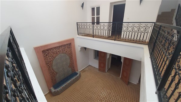 Riad Neuf à Vendre Bab Ksour Marrakech – 8 Chambres, Terrasse Panoramique (RY783) – photo 25