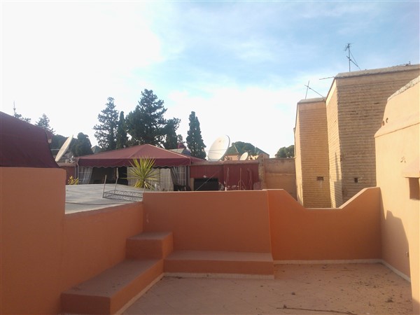 Riad Neuf à Vendre Bab Ksour Marrakech – 8 Chambres, Terrasse Panoramique (RY783) – photo 26