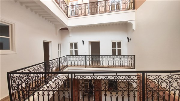 Riad Neuf à Vendre Bab Ksour Marrakech – 8 Chambres, Terrasse Panoramique (RY783) – photo 4