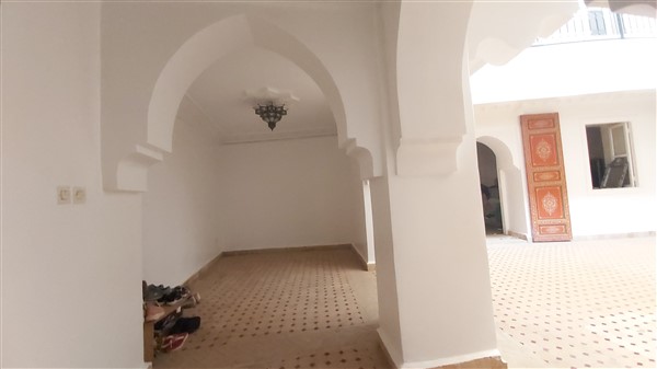 Riad Neuf à Vendre Bab Ksour Marrakech – 8 Chambres, Terrasse Panoramique (RY783) – photo 8