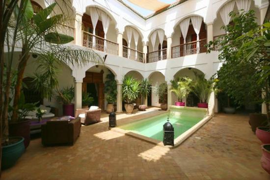 Palais Riad Maison d’Hôte Luxe à Vendre Médina Marrakech – 11 Suites, Piscine & Spa (RY793D)