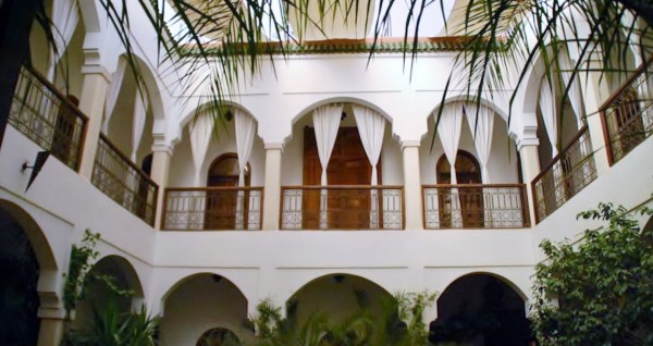 Palais Riad Maison d'Hôte Luxe à Vendre Médina Marrakech – 11 Suites, Piscine & Spa (RY793D) – photo 2