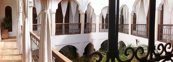 Palais Riad Maison d'Hôte Luxe à Vendre Médina Marrakech – 11 Suites, Piscine & Spa (RY793D) – photo 4