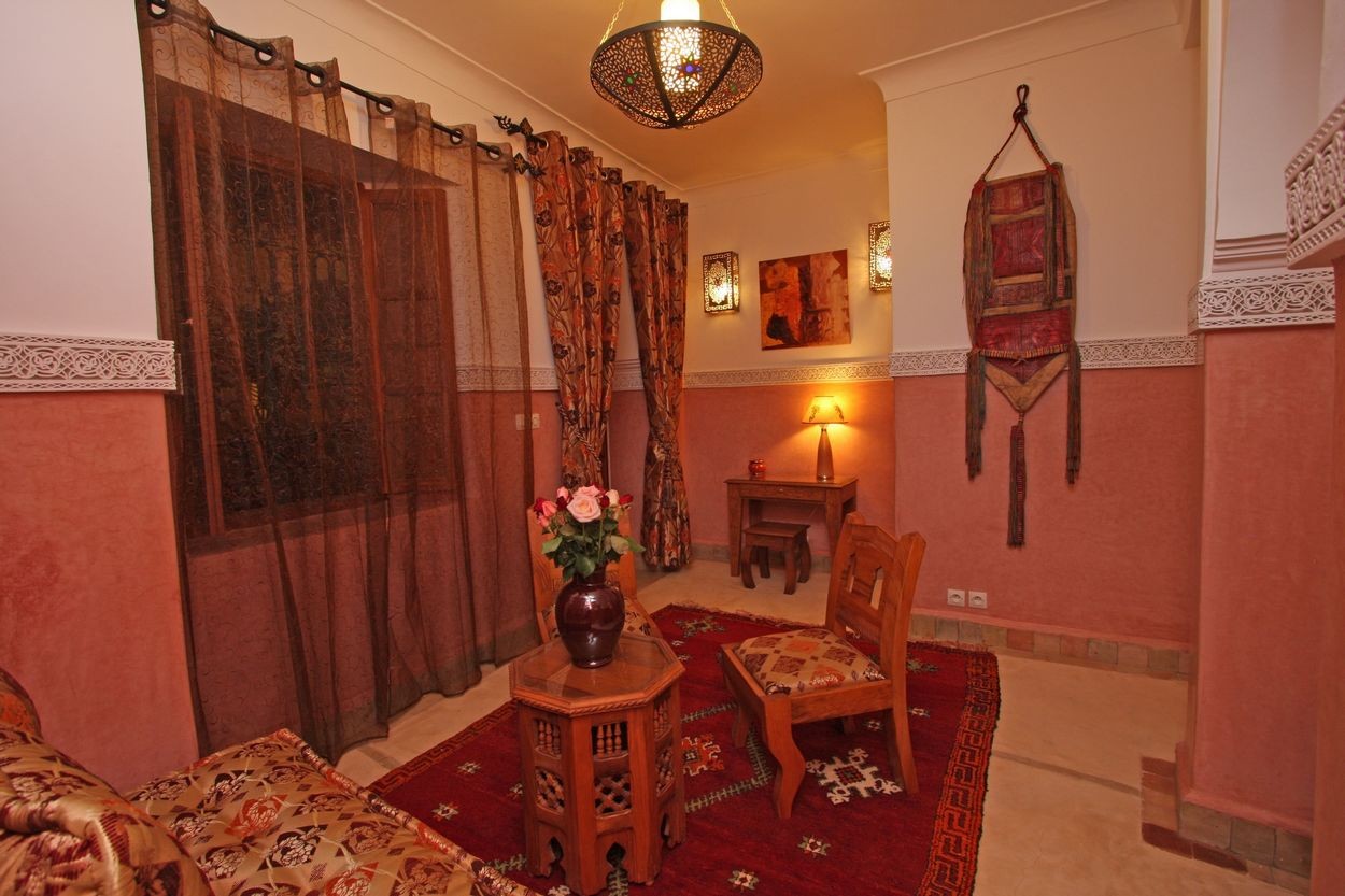 Riad Maison d'Hôtes à Vendre Souks Marrakech – 7 Suites, Bassin, Proche Djemaa El Fna (RY862) – photo 12