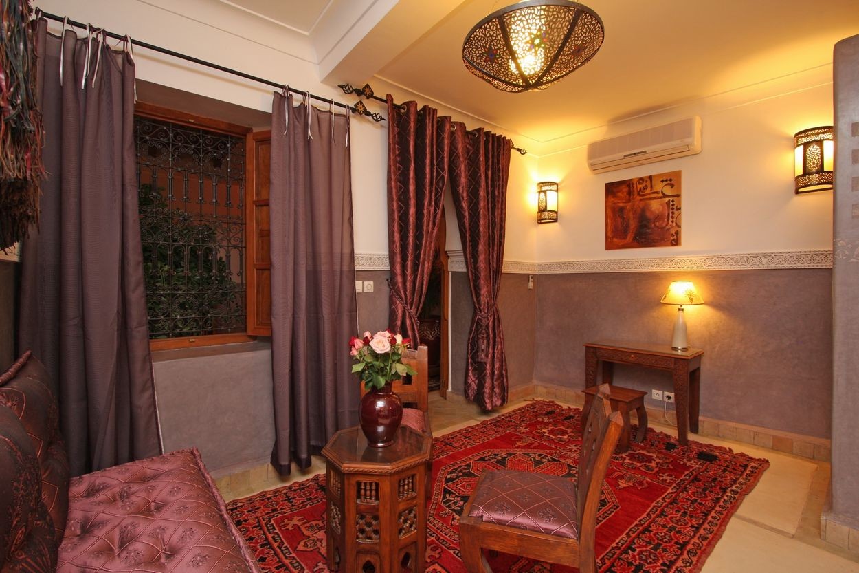 Riad Maison d'Hôtes à Vendre Souks Marrakech – 7 Suites, Bassin, Proche Djemaa El Fna (RY862) – photo 22