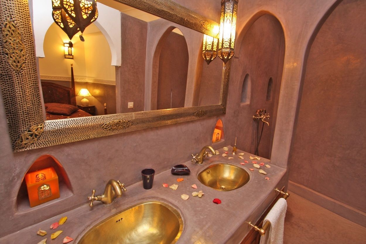 Riad Maison d'Hôtes à Vendre Souks Marrakech – 7 Suites, Bassin, Proche Djemaa El Fna (RY862) – photo 24