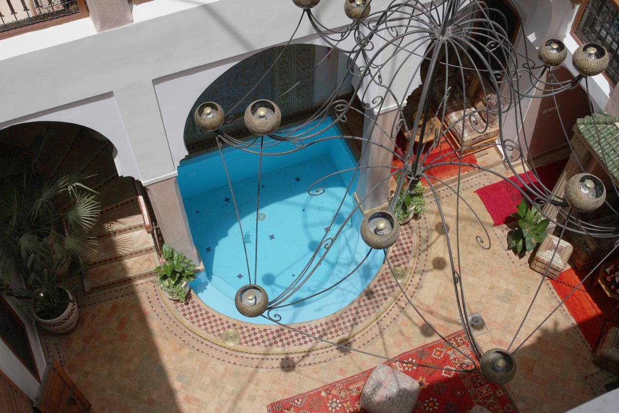 Riad Maison d'Hôtes à Vendre Souks Marrakech – 7 Suites, Bassin, Proche Djemaa El Fna (RY862) – photo 4