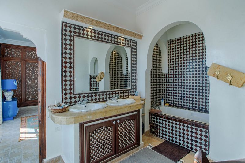 Villa de Campagne à Vendre Route d'Amizmiz Marrakech – 4 Chambres, 350m², Parc 1 Ha, Piscine (VAM308CB) – photo 15