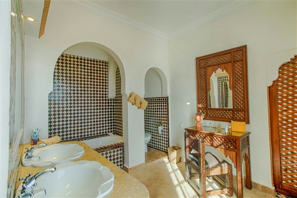 Villa de Campagne à Vendre Route d'Amizmiz Marrakech – 4 Chambres, 350m², Parc 1 Ha, Piscine (VAM308CB) – photo 18