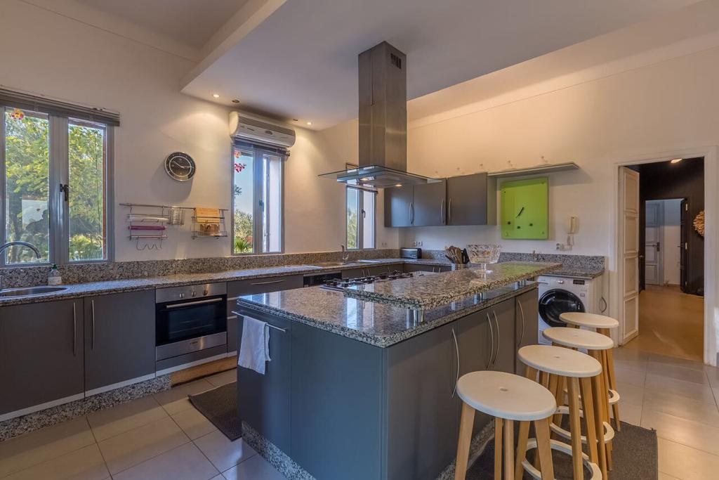Villa contemporaine plain-pied Route Amizmiz Marrakech – 4 suites, parc 2ha (VAM310) – photo 11