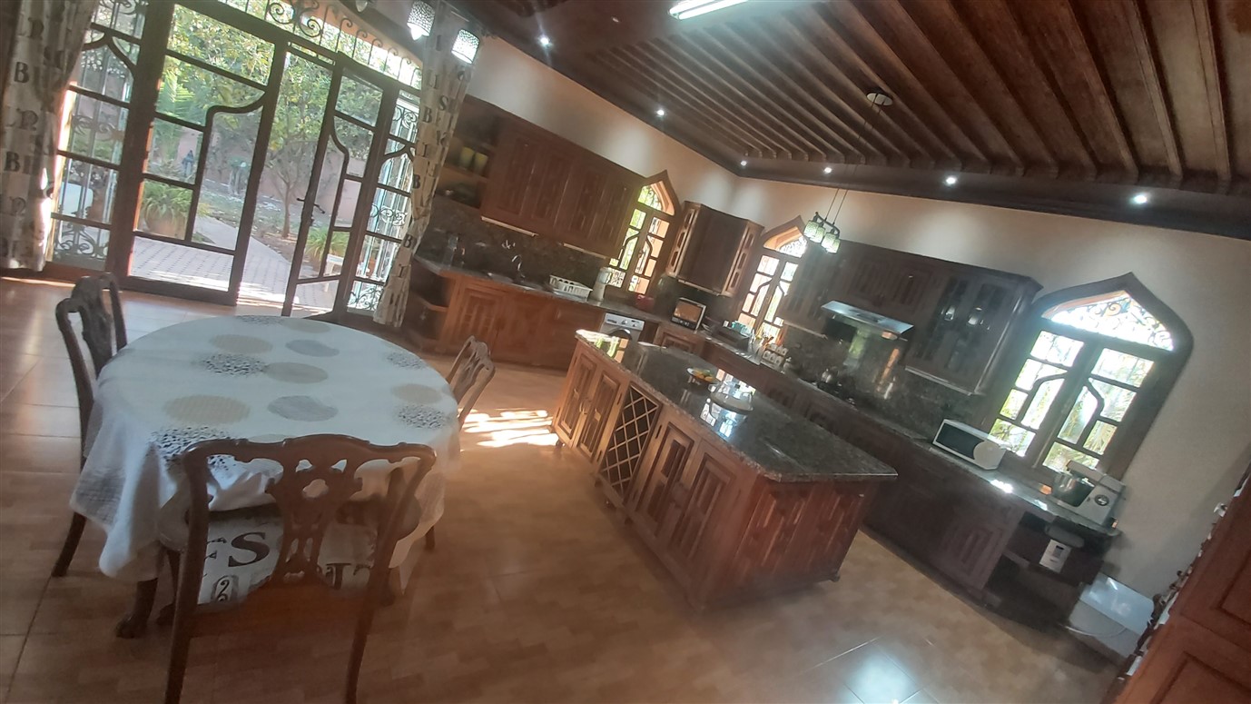 Villa de maître Agdal Marrakech – 800m², 4 suites, terrain 2200m², piscine (VEV12) – photo 18