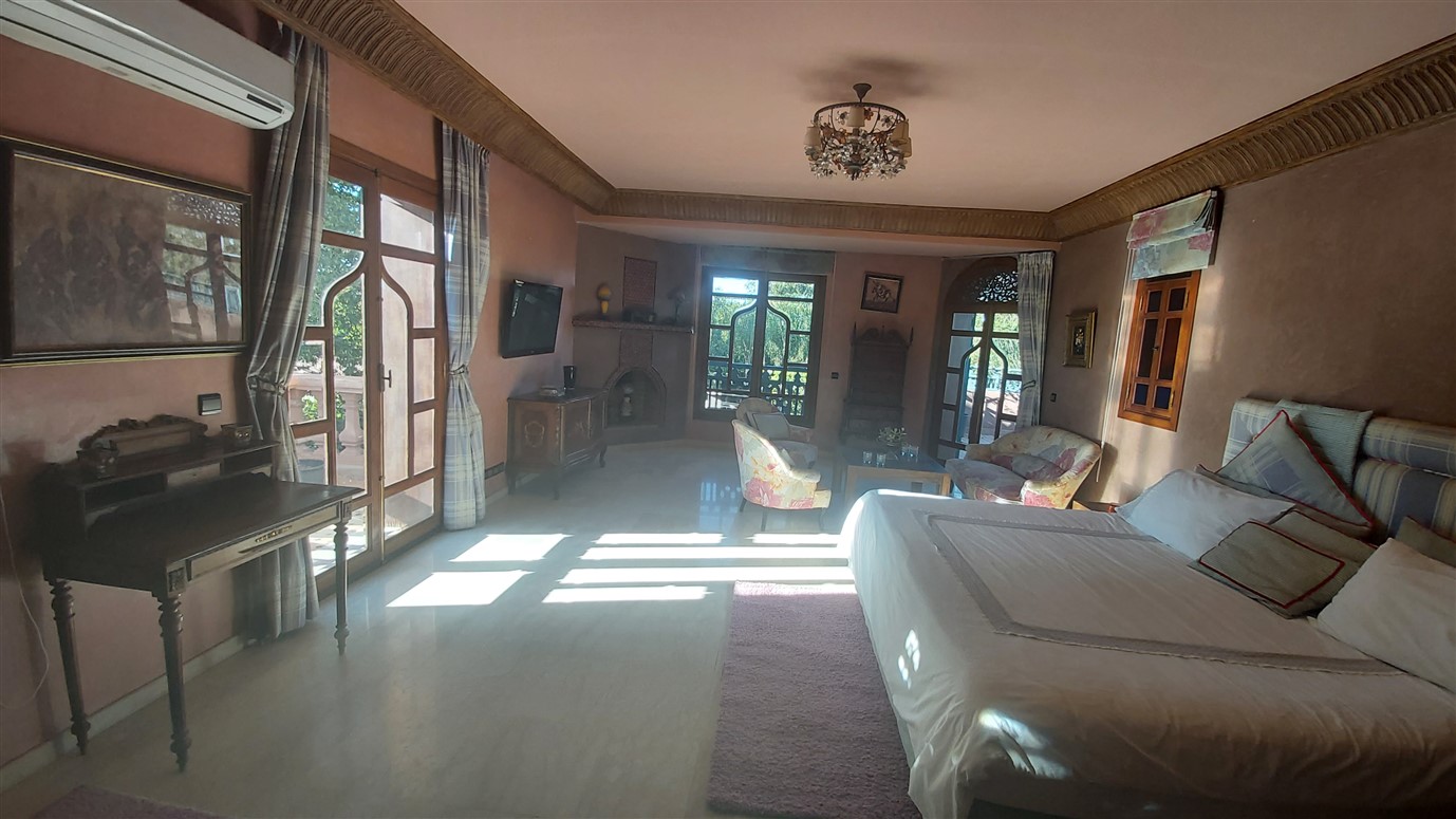 Villa de maître Agdal Marrakech – 800m², 4 suites, terrain 2200m², piscine (VEV12) – photo 24