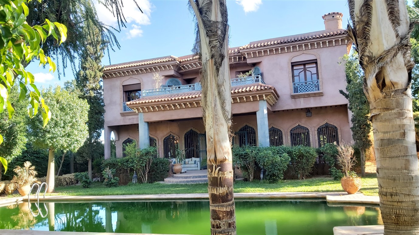 Villa de maître Agdal Marrakech – 800m², 4 suites, terrain 2200m², piscine (VEV12) – photo 3