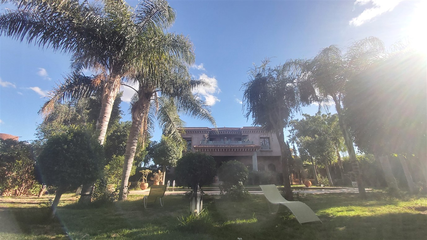 Villa de maître Agdal Marrakech – 800m², 4 suites, terrain 2200m², piscine (VEV12) – photo 32