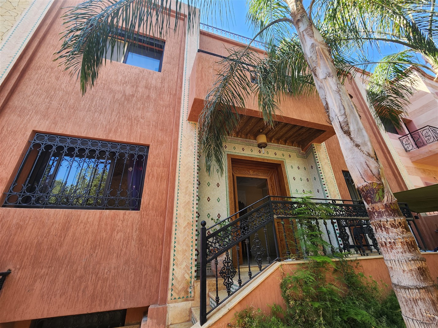 Villa à Vendre Mabrouka Marrakech – 5 Chambres, 350m², Terrain 249m² (VEV13)