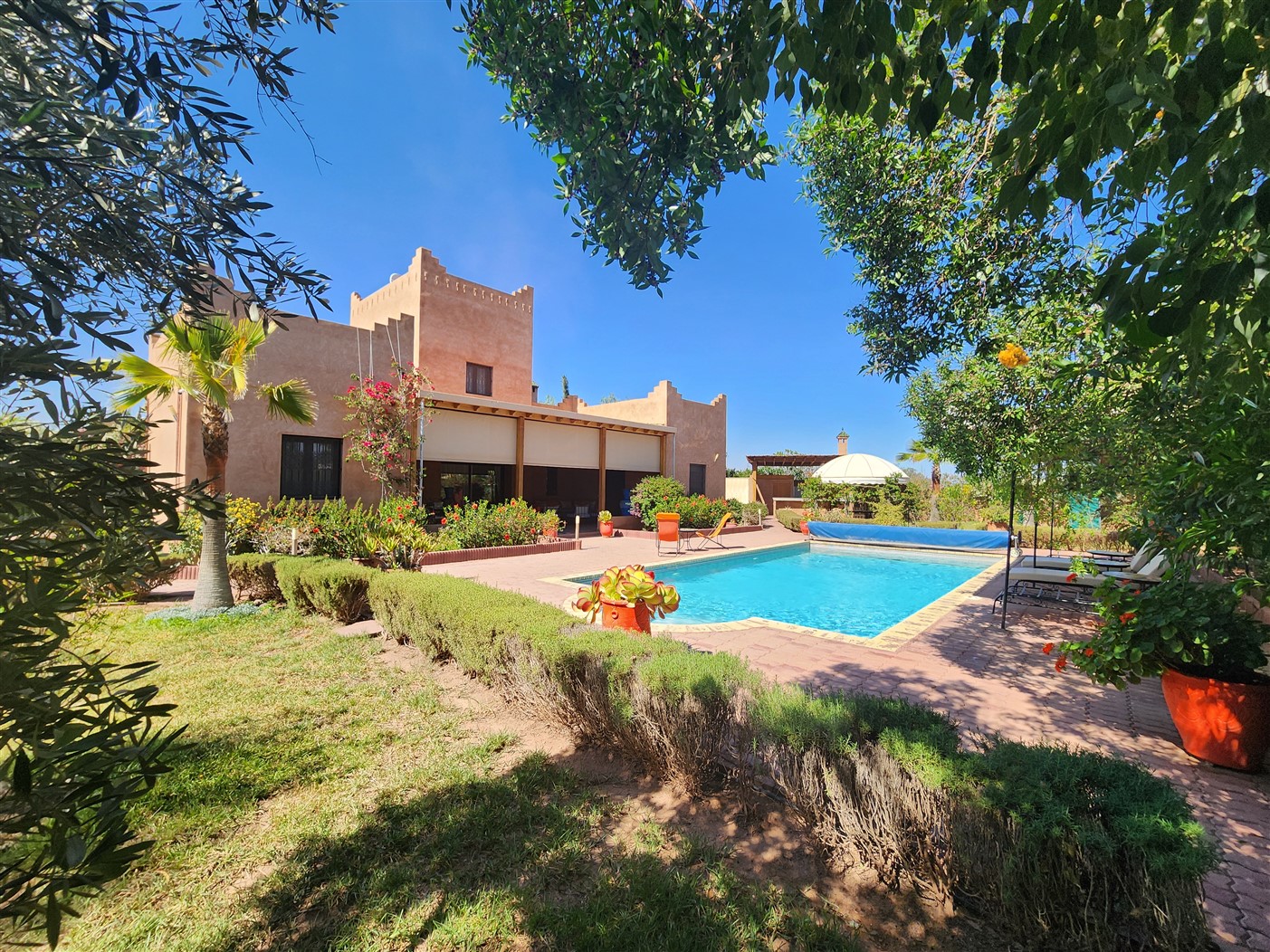 Villa à Vendre Route de Targa Marrakech – 4 Chambres, 226m², Terrain 1700m², Piscine (VEV15)