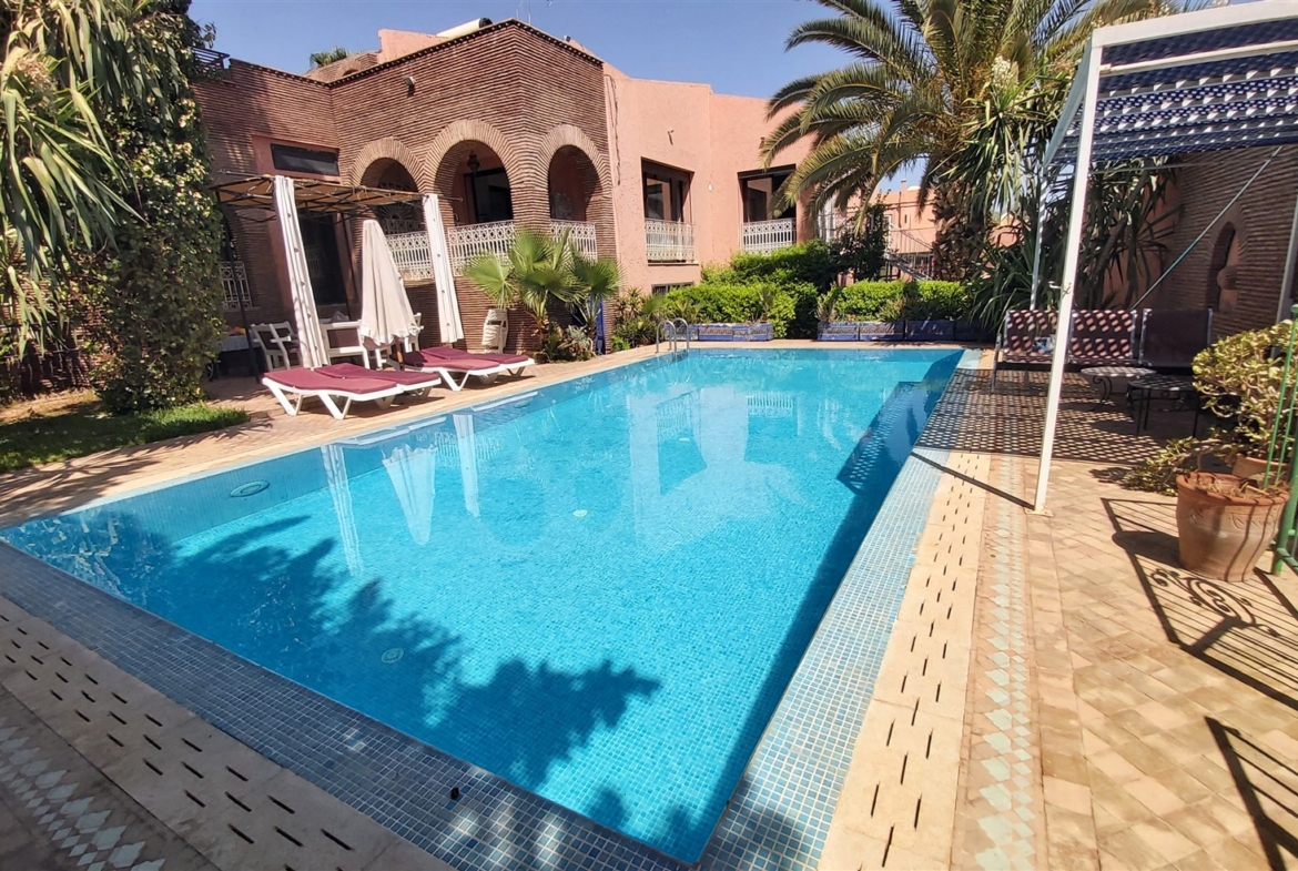 Villa de Luxe à Vendre Targa Marrakech – 7 Chambres, 730m², Piscine, Jardin Luxuriant (VEV9) – photo 1