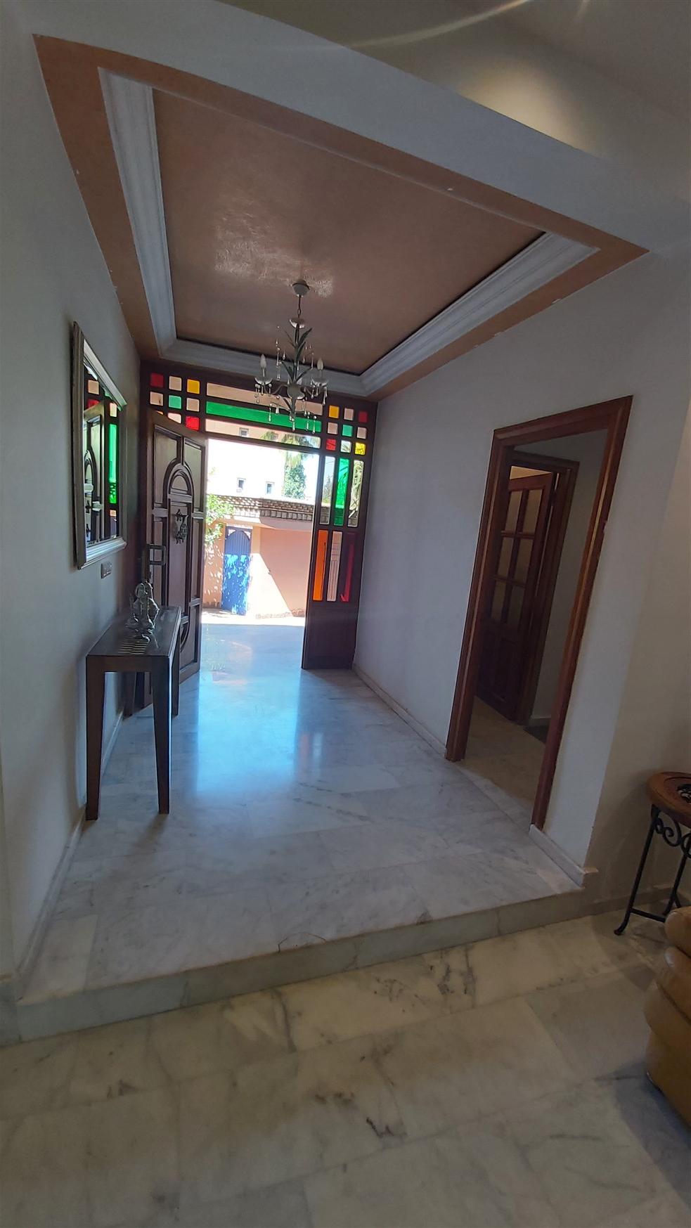 Villa de Luxe à Vendre Targa Marrakech – 7 Chambres, 730m², Piscine, Jardin Luxuriant (VEV9) – photo 11