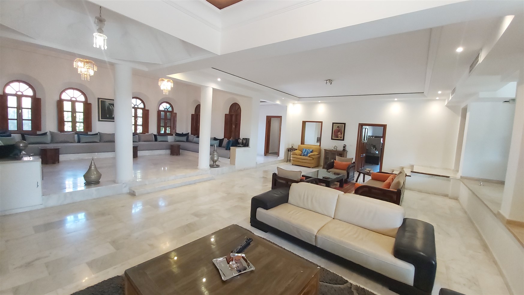 Villa de Luxe à Vendre Targa Marrakech – 7 Chambres, 730m², Piscine, Jardin Luxuriant (VEV9) – photo 15