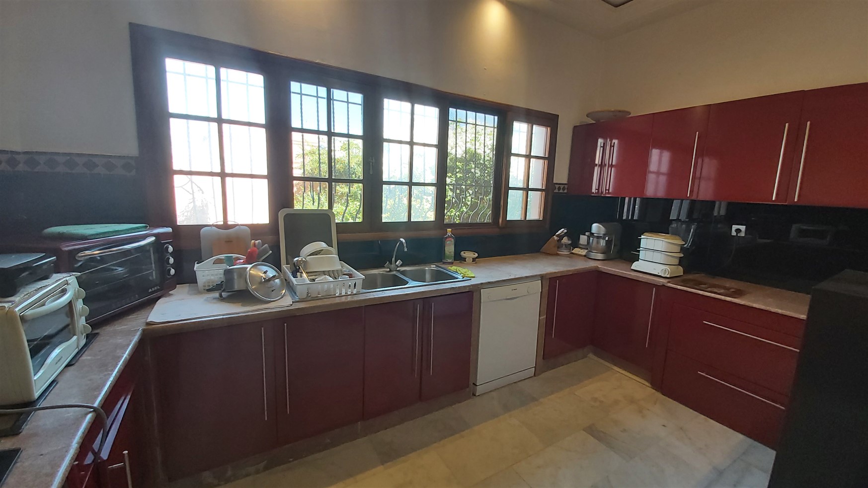 Villa de Luxe à Vendre Targa Marrakech – 7 Chambres, 730m², Piscine, Jardin Luxuriant (VEV9) – photo 23