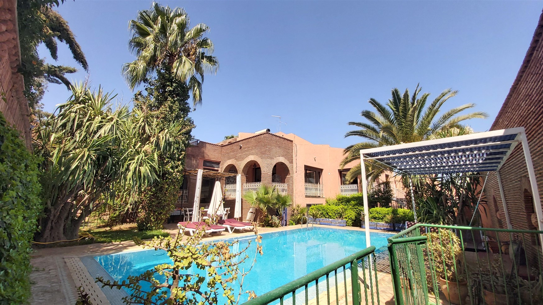 Villa de Luxe à Vendre Targa Marrakech – 7 Chambres, 730m², Piscine, Jardin Luxuriant (VEV9) – photo 4