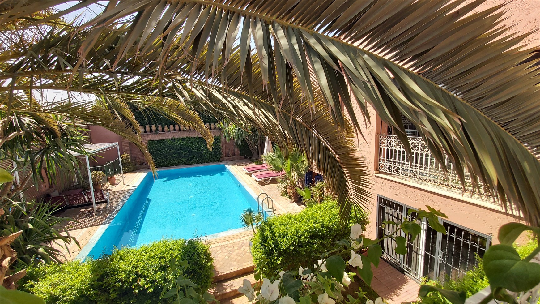 Villa de Luxe à Vendre Targa Marrakech – 7 Chambres, 730m², Piscine, Jardin Luxuriant (VEV9) – photo 5
