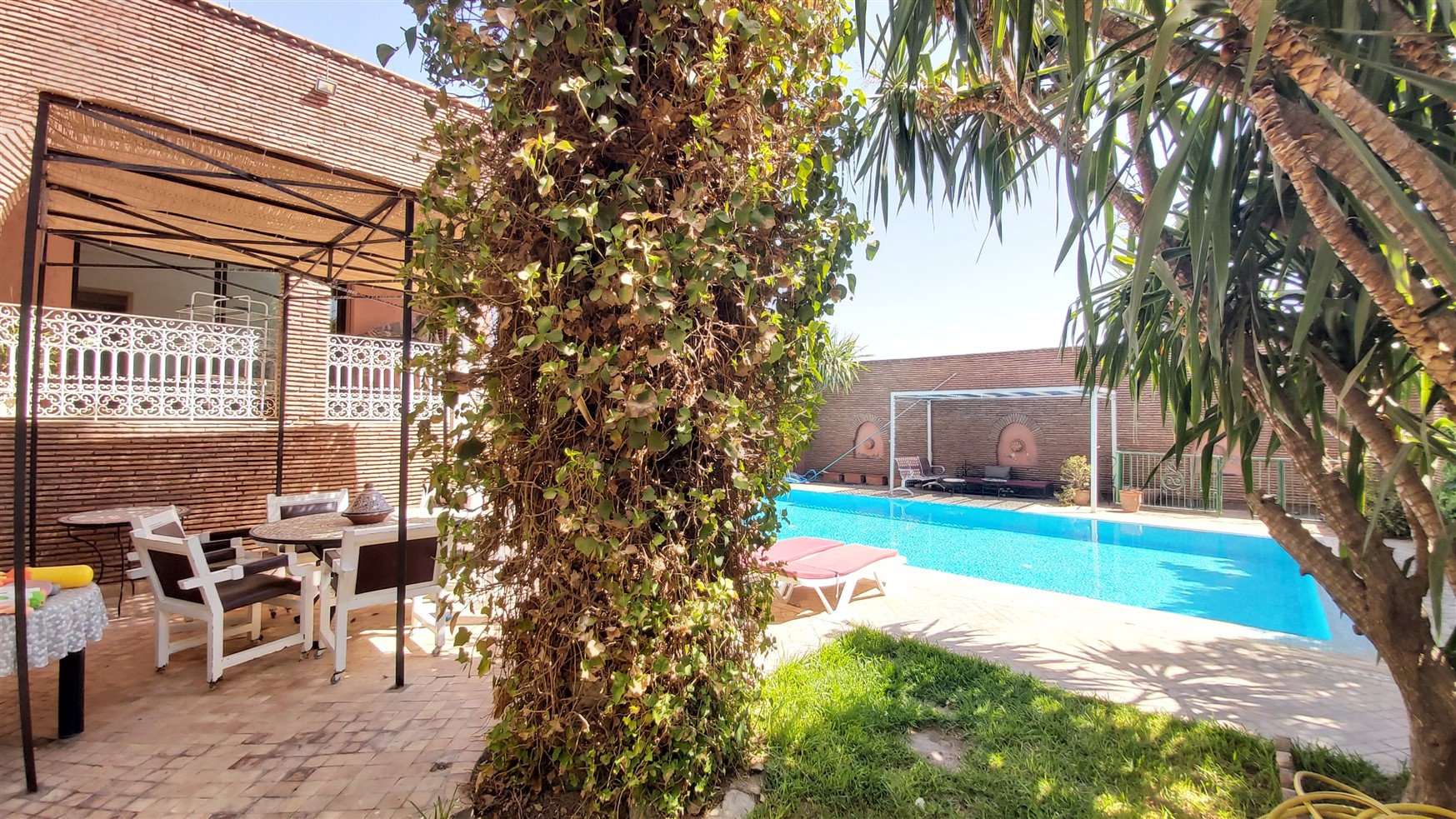 Villa de Luxe à Vendre Targa Marrakech – 7 Chambres, 730m², Piscine, Jardin Luxuriant (VEV9) – photo 8