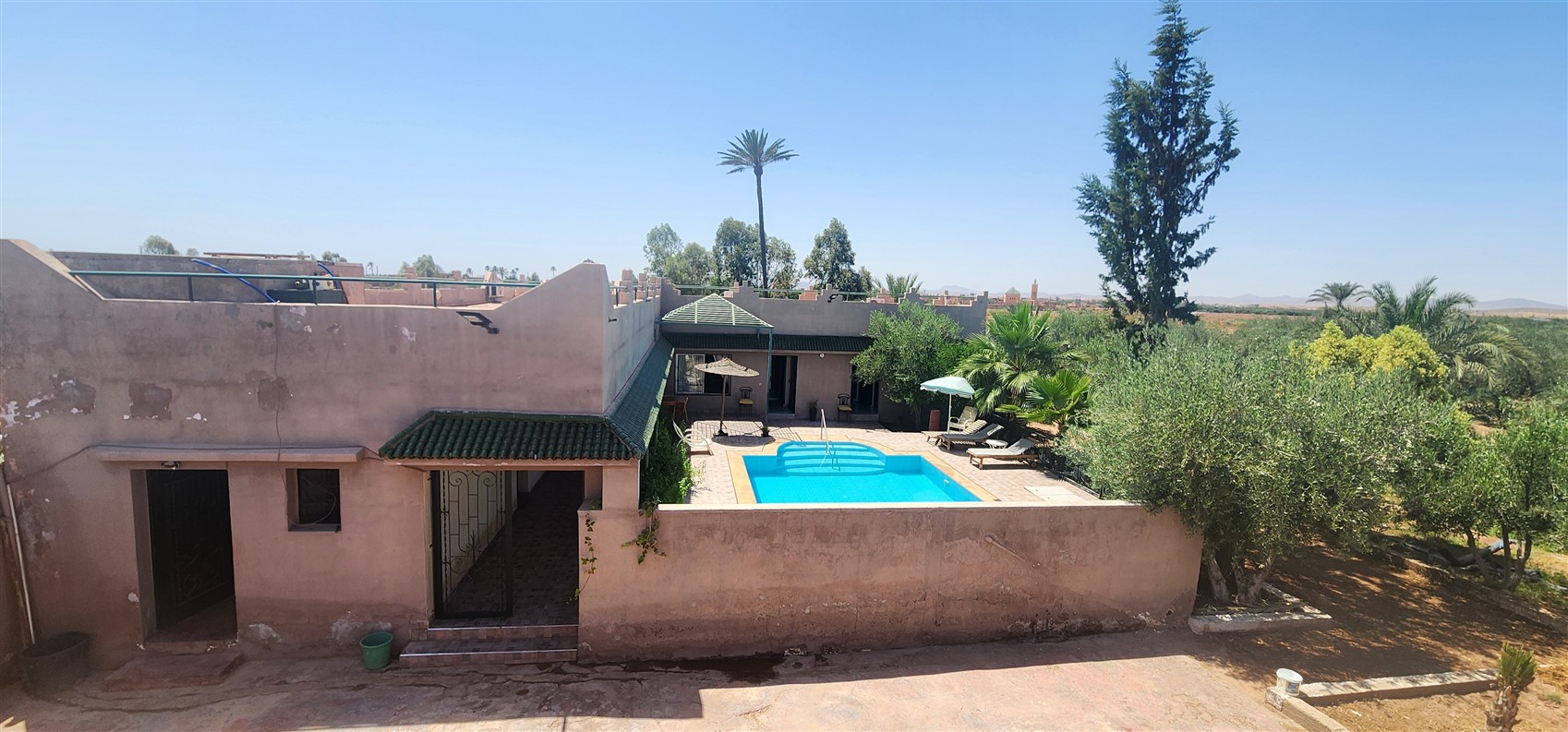 Villa à Vendre Route de Fès Marrakech – Plain-Pied 7 Chambres, Terrain 1 Ha, Piscine (VFE10) – photo 2