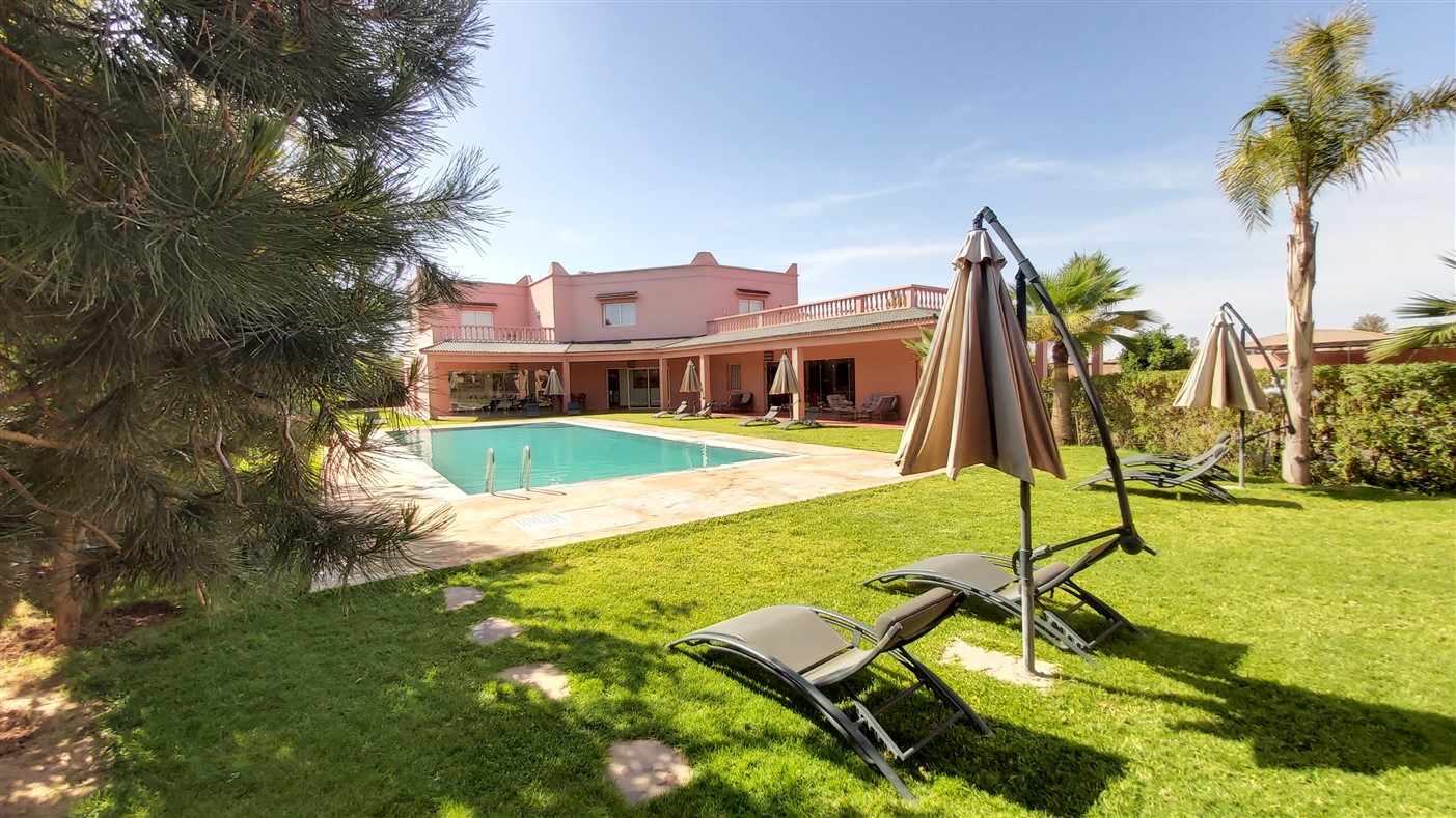 Villa Maison d’Hôtes à Vendre Route de Fès Marrakech – 8 Chambres, 650m², Piscine (VFE2)