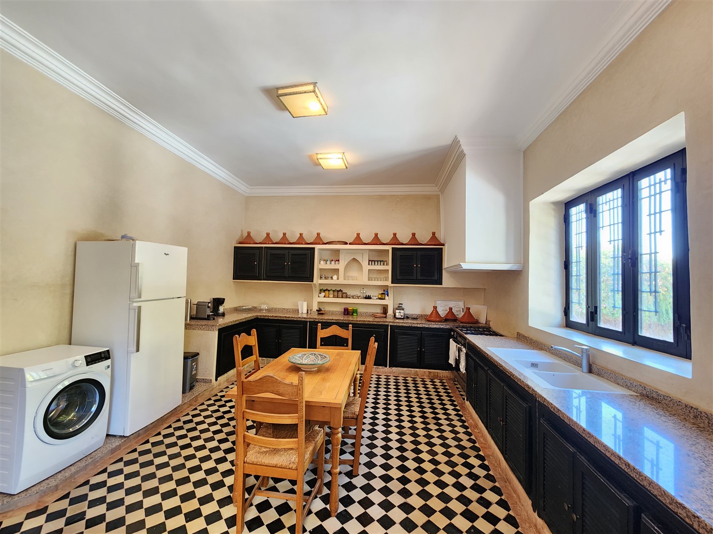 Villa haut standing Route de Fès Marrakech – 800m², 5+3 suites, piscine (VFE309B) – photo 19