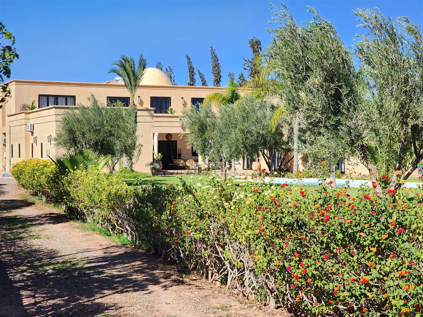 Villa haut standing Route de Fès Marrakech – 800m², 5+3 suites, piscine (VFE309B) – photo 2