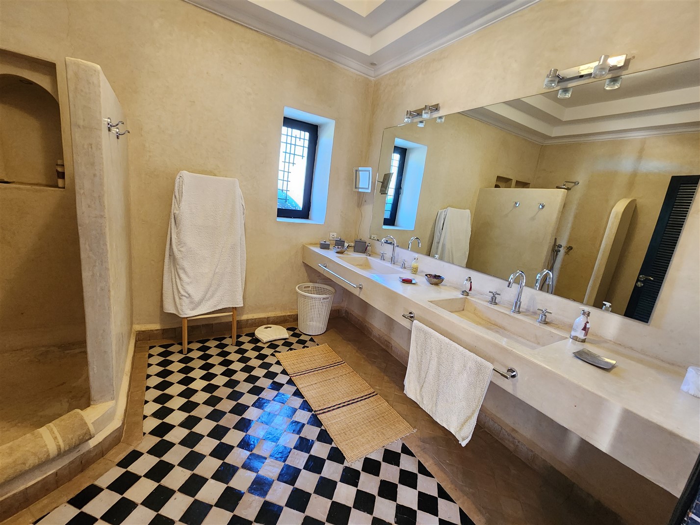Villa haut standing Route de Fès Marrakech – 800m², 5+3 suites, piscine (VFE309B) – photo 21