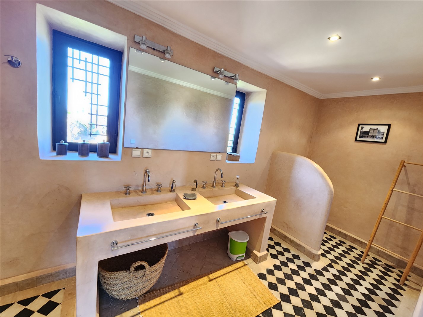 Villa haut standing Route de Fès Marrakech – 800m², 5+3 suites, piscine (VFE309B) – photo 26