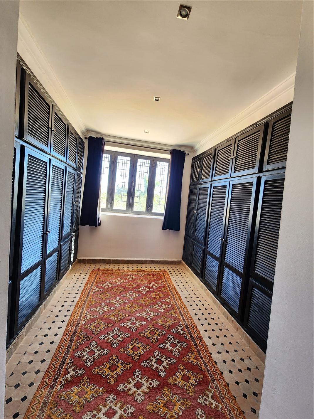 Villa haut standing Route de Fès Marrakech – 800m², 5+3 suites, piscine (VFE309B) – photo 27
