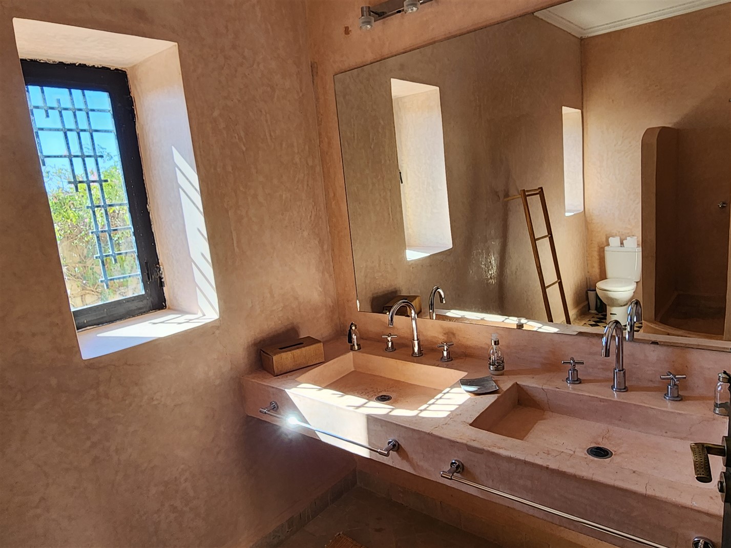 Villa haut standing Route de Fès Marrakech – 800m², 5+3 suites, piscine (VFE309B) – photo 32