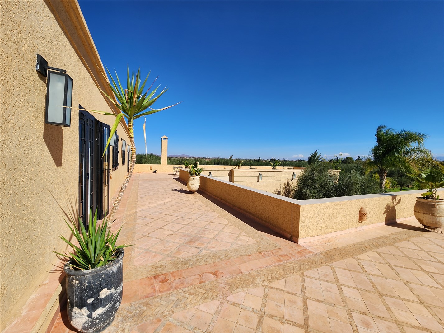 Villa haut standing Route de Fès Marrakech – 800m², 5+3 suites, piscine (VFE309B) – photo 34